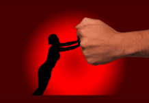 গৃহবন্দি জীবনের ১৬ বছর পর শ্বশুরবাড়ি থেকে উদ্ধার নারী গৃহবন্দি জীবনের ১৬ বছর পর শ্বশুরবাড়ি থেকে উদ্ধার নারী